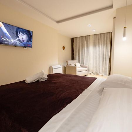Luxury Center Observatori Apartment Tirana Exterior foto