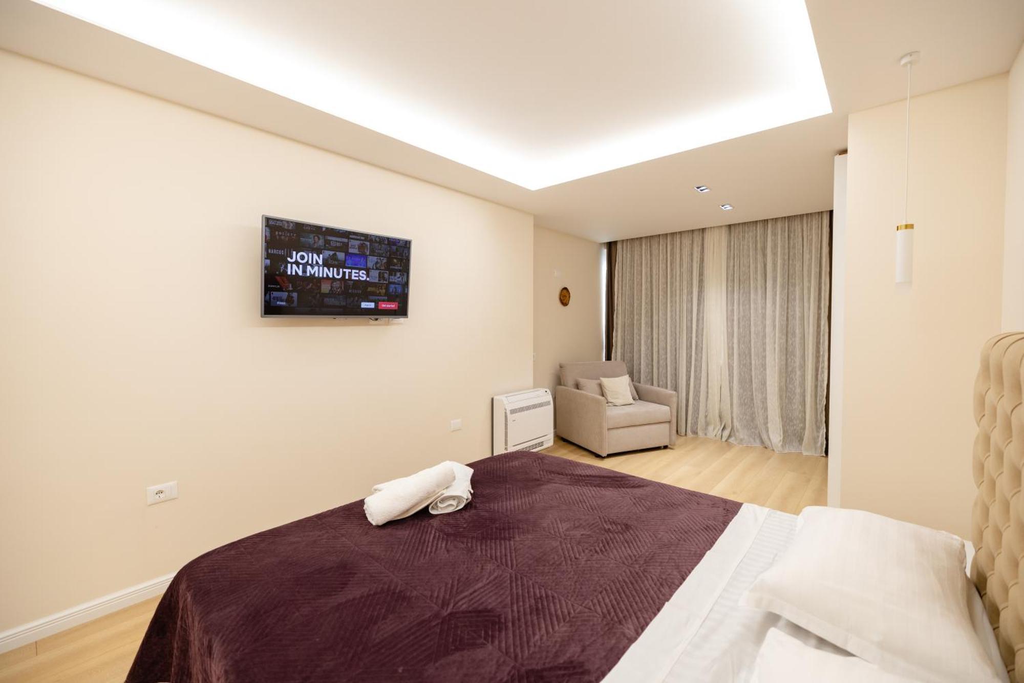 Luxury Center Observatori Apartment Tirana Exterior foto