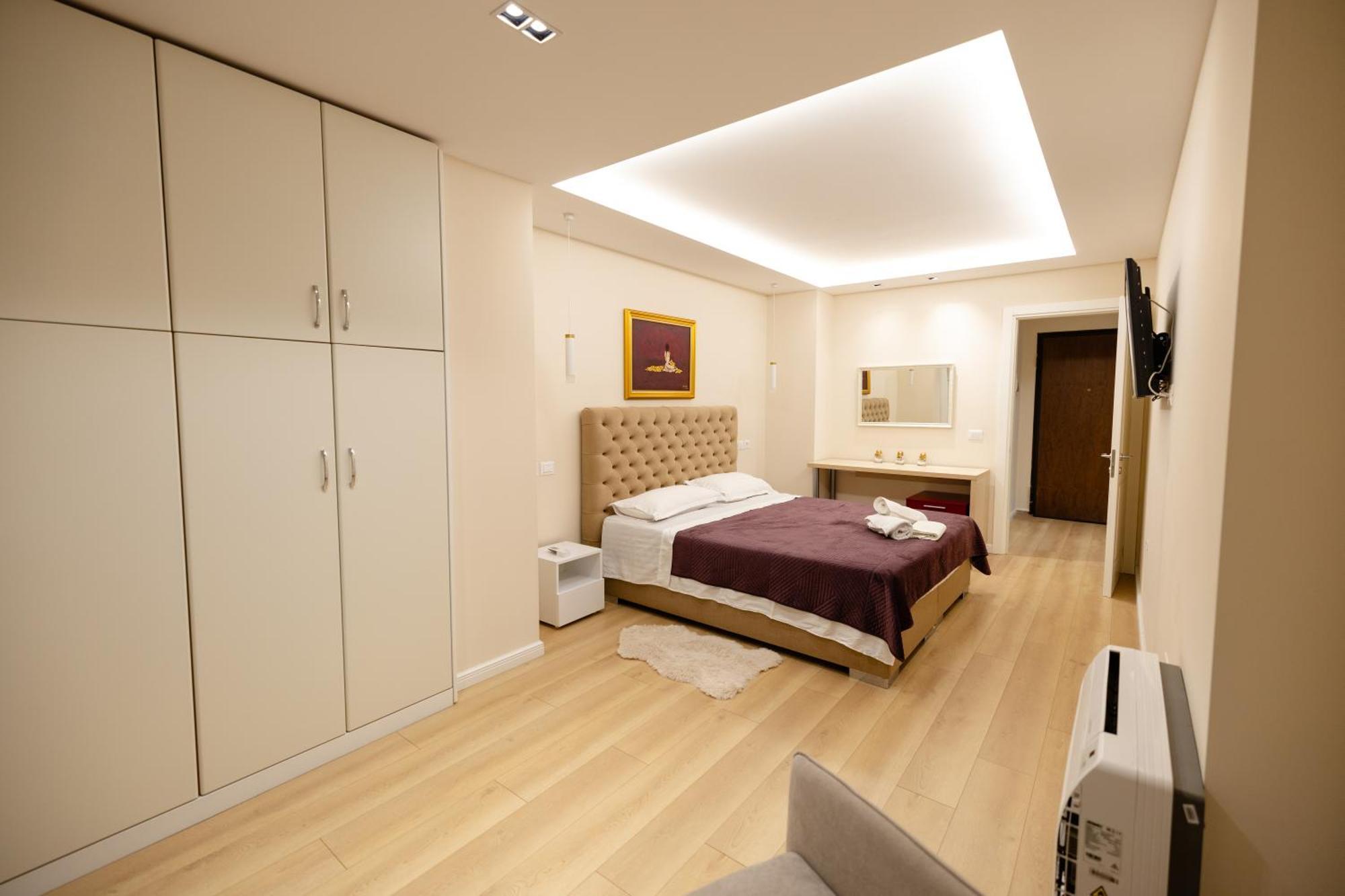Luxury Center Observatori Apartment Tirana Exterior foto